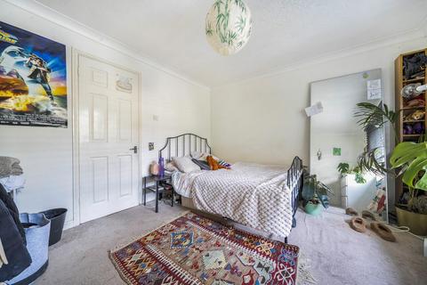 10 Cypress Gardens, London, SE4 2FB