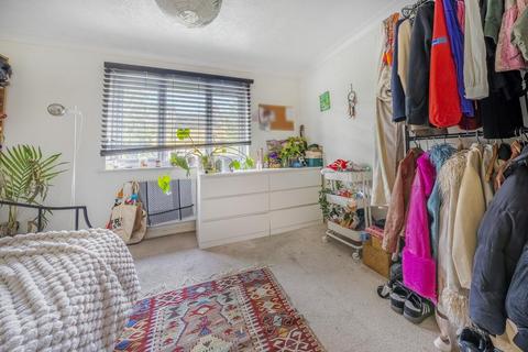 10 Cypress Gardens, London, SE4 2FB