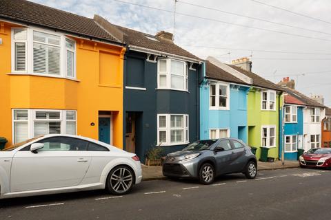 3 bedroom terraced house for sale, Lynton Street, Brighton