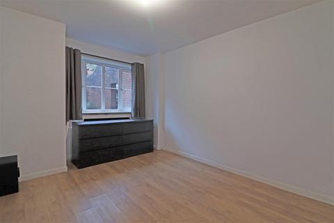 1 bedroom flat for sale, Garlands Road, Redhill