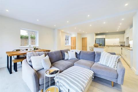149 Longford Lane, Gloucester, GL2 9HD
