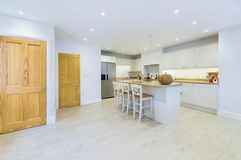 149 Longford Lane, Gloucester, GL2 9HD