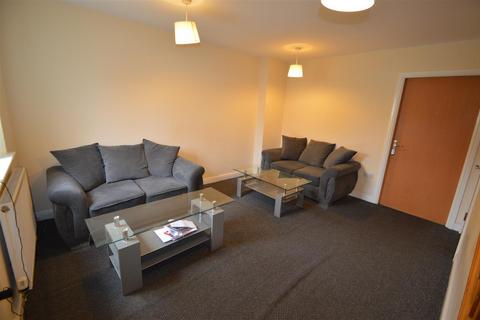 4 bedroom house to rent, Chorlton Road, Manchester M15