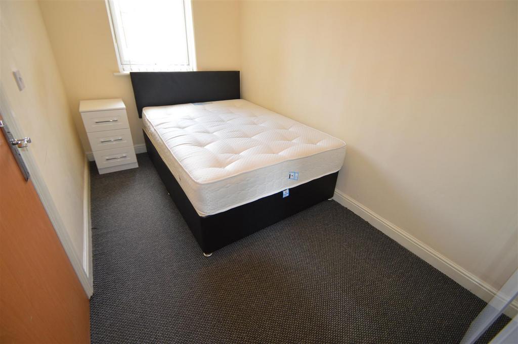 165 Chorlton - Bed 3.JPG