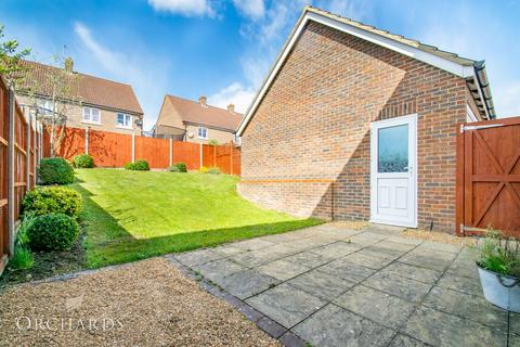 3 bedroom semi-detached house to rent, Peacock Road, Bedford MK43