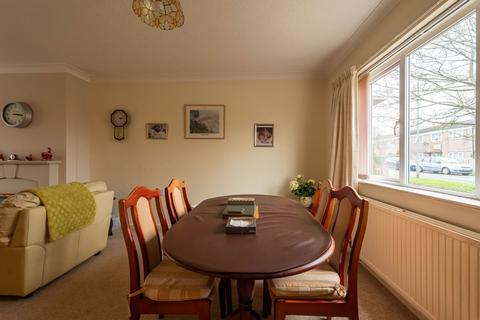 3 bedroom terraced house for sale, Kennedy Avenue, Macclesfield SK10