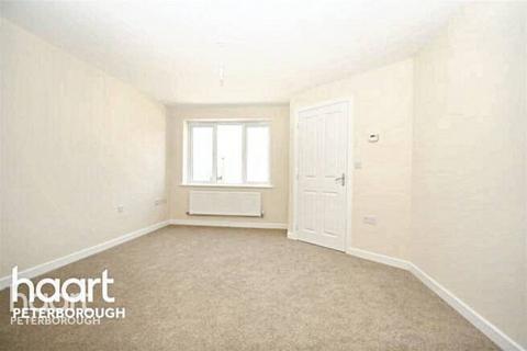 3 bedroom end of terrace house for sale, Saxonbury Way, Peterborough