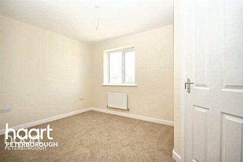 3 bedroom end of terrace house for sale, Saxonbury Way, Peterborough