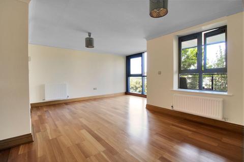 2 bedroom flat to rent, Canute Road, Charter House, SO14