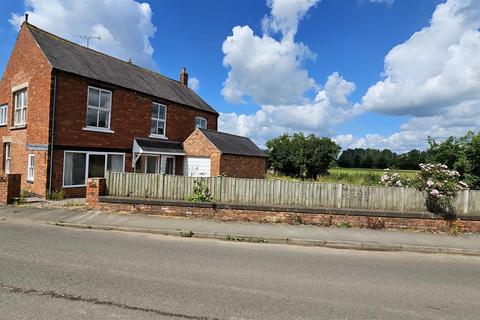 Main Street, Hoveringham