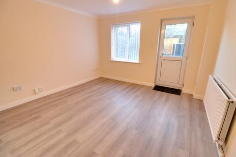 2 bedroom end of terrace house to rent, Denmead