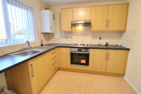 2 bedroom end of terrace house to rent, Denmead