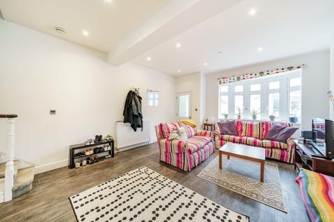 4 bedroom house to rent, Hambro Road Streatham SW16