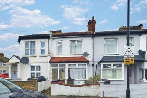 4 bedroom terraced house to rent, Kimberley Road, Walthamstow, London E17