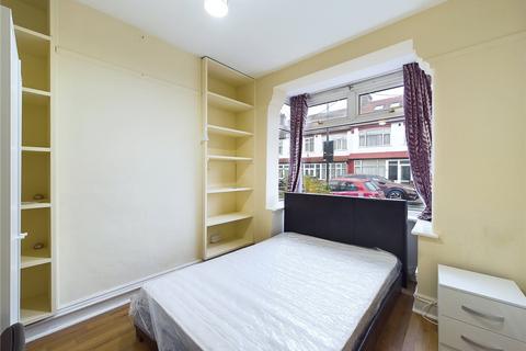 4 bedroom terraced house to rent, Kimberley Road, Walthamstow, London E17