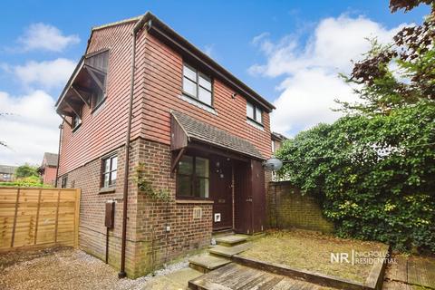 1 bedroom terraced house to rent, Tulyar Close, Tadworth, Surrey. KT20