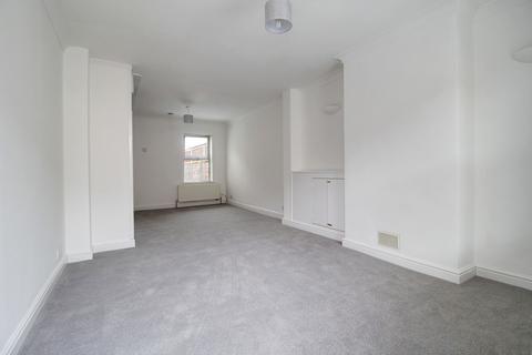 2 bedroom terraced house to rent, Waldeck Street, Reading RG1