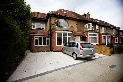 Egerton Gardens, Hendon NW4