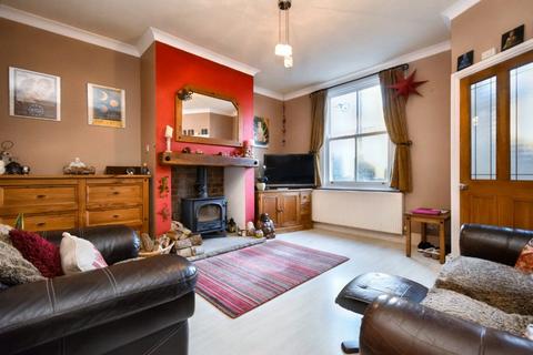 2 bedroom terraced house for sale, Overthorpe Road, Dewsbury, West Yorkshire