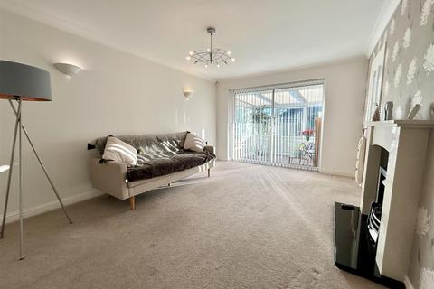 2 bedroom semi-detached bungalow for sale, Springmead Drive, Garforth, Leeds