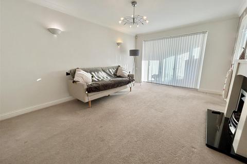 2 bedroom semi-detached bungalow for sale, Springmead Drive, Garforth, Leeds