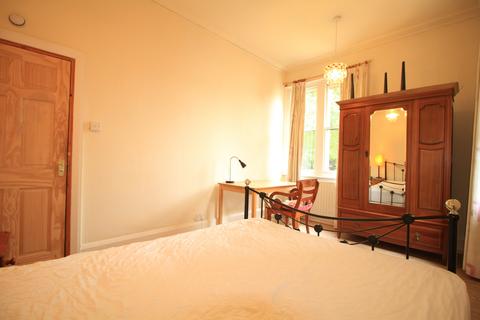 3 bedroom flat to rent, Burns Street, Nottingham NG7