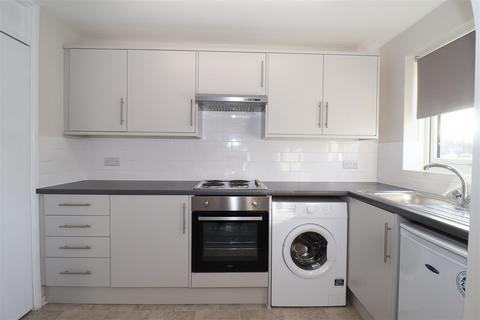 1 bedroom maisonette to rent, Drew Crescent, Kenilworth