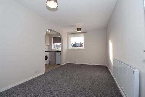 1 bedroom maisonette to rent, Drew Crescent, Kenilworth