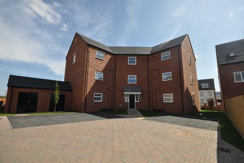 2 bedroom apartment to rent, Vickers Way, Harbury Lane, Warwick