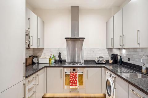 2 bedroom flat for sale, Trinity Road, London, SW17