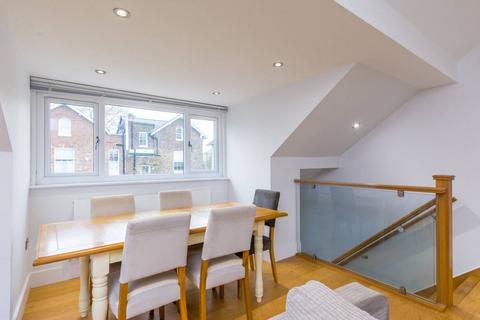 3 bedroom flat for sale, Glentham Road, Barnes, London, SW13