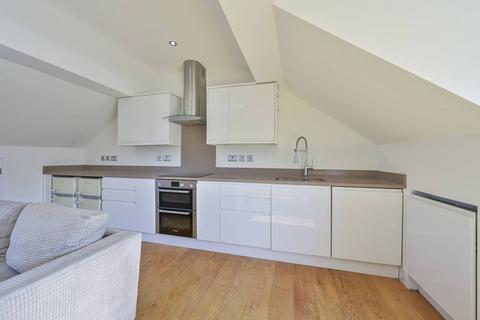 3 bedroom flat for sale, Glentham Road, Barnes, London, SW13