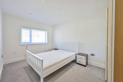 3 bedroom flat for sale, Glentham Road, Barnes, London, SW13