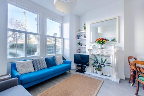 2 bedroom flat for sale, Devonshire Road, Colliers Wood, London, SW19