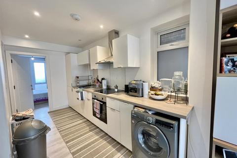 1 bedroom flat for sale, High Street, Newhaven