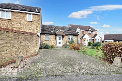 1 bedroom semi-detached bungalow for sale, The Pastures, Stevenage