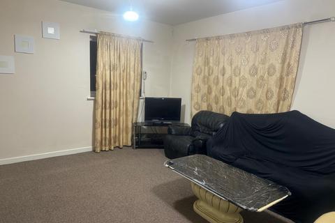 2 bedroom flat to rent, The Parklands, Dunstable LU5