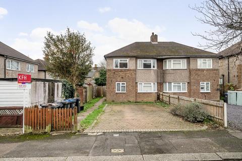 2 bedroom flat for sale, Holmesdale Close, South Norwood