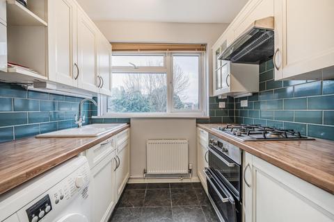 2 bedroom flat for sale, Holmesdale Close, South Norwood