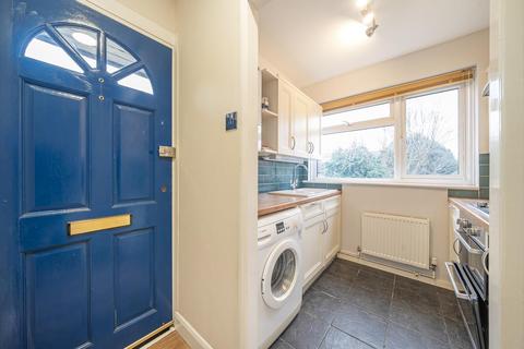 2 bedroom flat for sale, Holmesdale Close, South Norwood