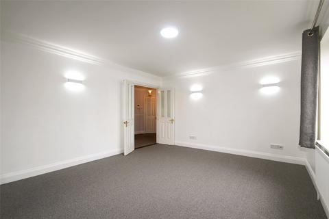 3 bedroom apartment for sale, Oakfield Close, Amersham, Bucks, HP6