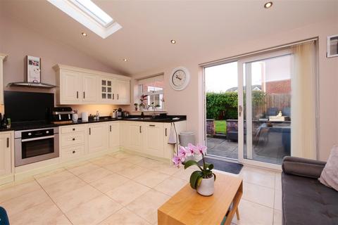 4 bedroom detached house for sale, Braithegayte, Wheldrake, York