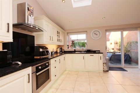 4 bedroom detached house for sale, Braithegayte, Wheldrake, York