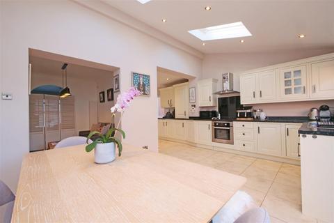 4 bedroom detached house for sale, Braithegayte, Wheldrake, York