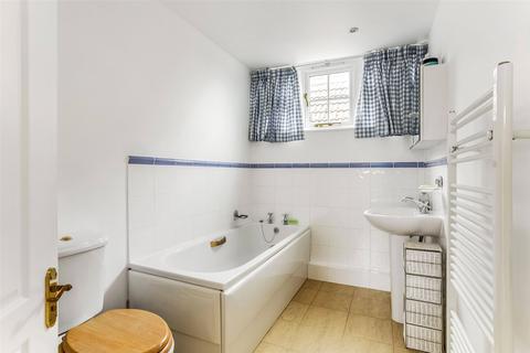 5 Tyfield, Sherborne St John, Basingstoke, RG24 9HZ