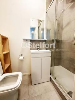 Studio to rent, Colney Hatch Lane, N10