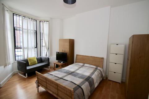 2 bedroom apartment to rent, Downs Park Road, London E5