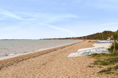 2 bedroom detached bungalow for sale, Meon Road, Titchfield PO14