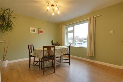 17 Dale Close, Swanland, North Ferriby, HU14 3QL