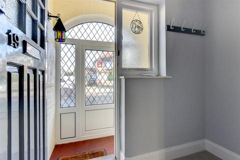 4 bedroom semi-detached house for sale, Evelyn Road, Worthing